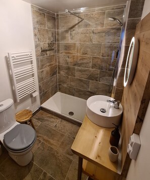Miljøvenlige toiletartikler, hårtørrer, håndklæder, Sæbe