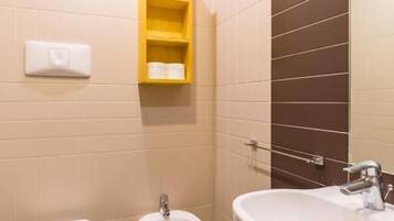 Apartment, 2 Schlafzimmer, Küche, Turm | Badezimmer