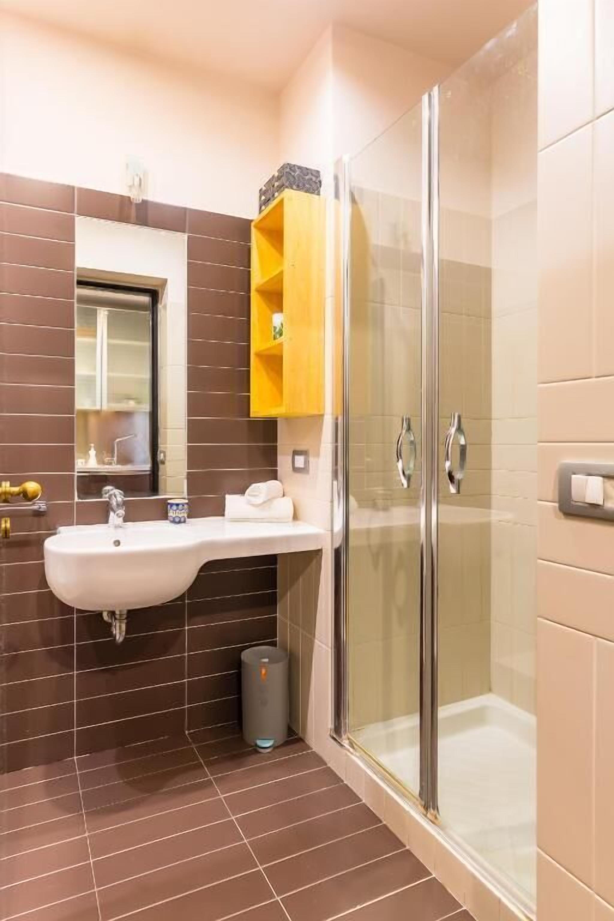 Apartment, 2 Bedrooms, Kitchen, Tower | Bathroom | Shower, free toiletries, hair dryer, towels