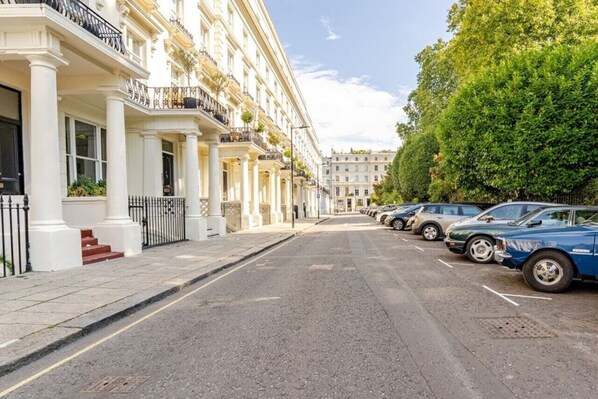 Property grounds - Notting Hill Charm: up to 6 sleeps (London)