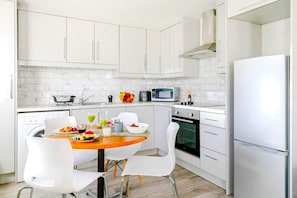 Microwave, oven, toaster