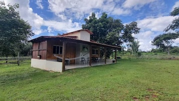 Fachada da propriedade