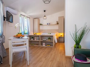 Alpehytte – comfort | 1 soverom, skrivebord og wi-fi (inkludert)