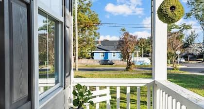 Tilly's Cottage - Fully Fenced-in Yard with Stocked Coffee Bar