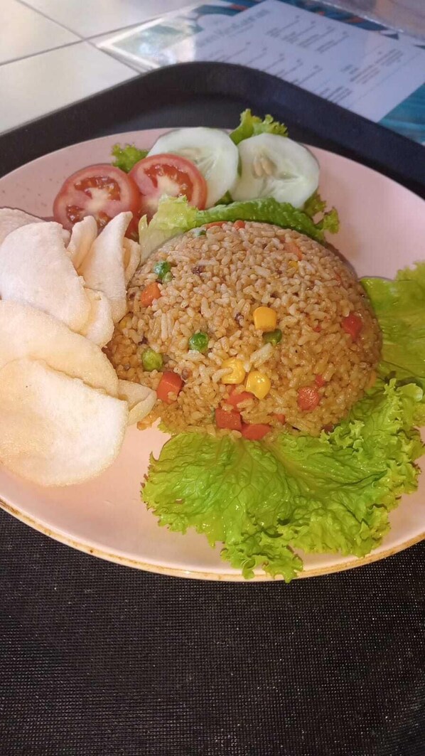 Free daily cooked-to-order breakfast 