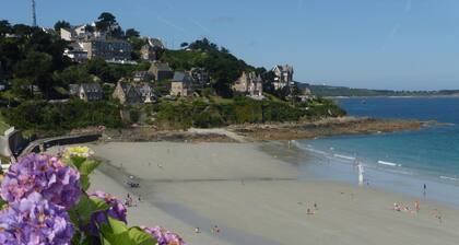 Holiday Flat With sea and Garden View, Just 400m From the Beach in Port-blanc