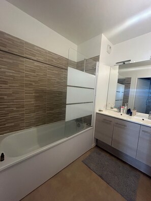 Hair dryer, towels, soap, shampoo