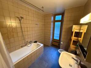 Departamento Deluxe, vista a la ciudad | Baño