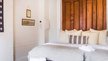 Room, Non Smoking | Blackout curtains, free WiFi