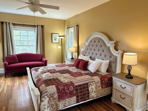 4 bedrooms - 4 Bedroom Cottage at the 500 acre Poland Spring Resort with lots of onsite activities! (Poland)