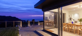 Drummetts - Six Bedroom House, Sleeps 12