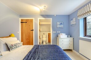 4 bedrooms, free WiFi, bed sheets