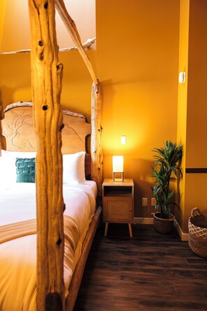 Deluxe Apartment, Ocean View | 3 bedrooms, iron/ironing board, free WiFi