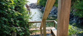 Secluded Oceanfront - Upstairs