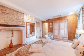 3 bedrooms, free WiFi, bed sheets
