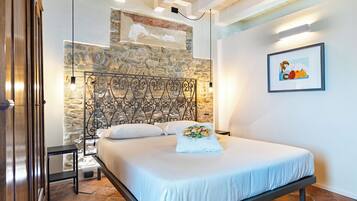 1 chambre, fer et planche Ă repasser, Wi-Fi gratuit, draps fournis