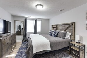 4 bedrooms, iron/ironing board, WiFi, bed sheets - Welcome to...the good life, 4 bed 2 bath house located in the heart of Lincoln (Lincoln)