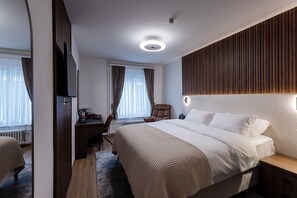 Comfort Double Room, City View | Room amenity - Deluxe Appart & Hotel Zürich Kreis 4 (Zürich)