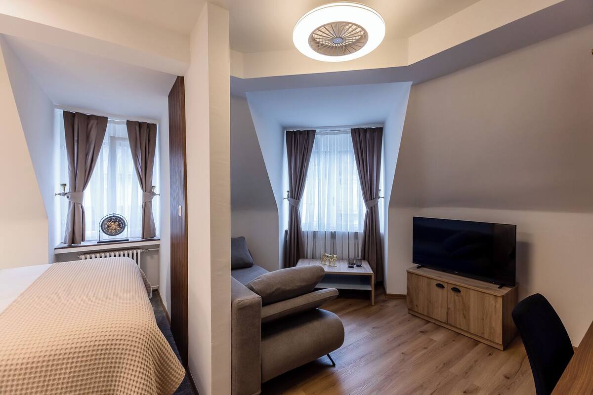 Habitación Deluxe doble, vistas a la ciudad | Servicio de la habitación