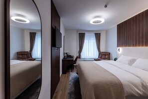 Comfort Double Room, City View | Room amenity - Deluxe Appart & Hotel Zürich Kreis 4 (Zürich)