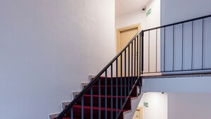 Staircase - Deluxe Appart & Hotel Zürich Kreis 4 (Zürich)