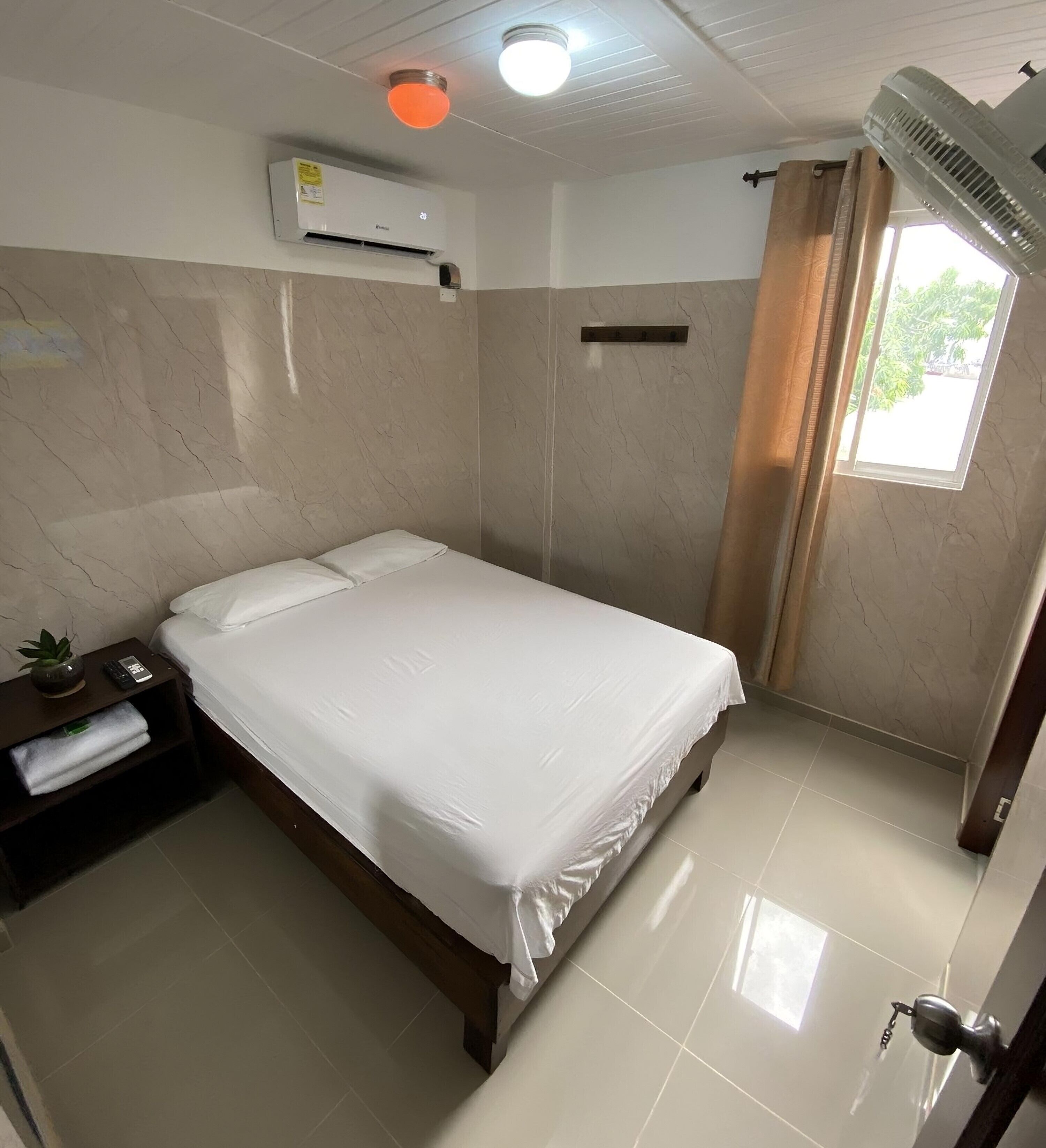Double Room, Private Bathroom, Courtyard View | Iron/ironing board, free WiFi