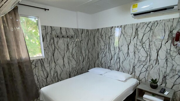 Iron/ironing board (on request), WiFi (free) - Hostal Rancho Grande (Barranquilla)