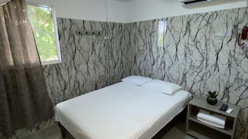 Double Room, Private Bathroom, Courtyard View | Iron/ironing board, free WiFi