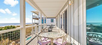 Beachfront Blessings: Beachfront Home, Private Pool, Pet Friendly, 7 Suites