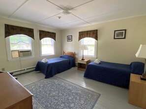 6 bedrooms, WiFi - 6 Bedroom Cottage at the 500 acre Poland Spring Resort! (Poland Spring)