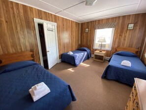 6 bedrooms, WiFi - 6 Bedroom Cottage at the 500 acre Poland Spring Resort! (Poland Spring)