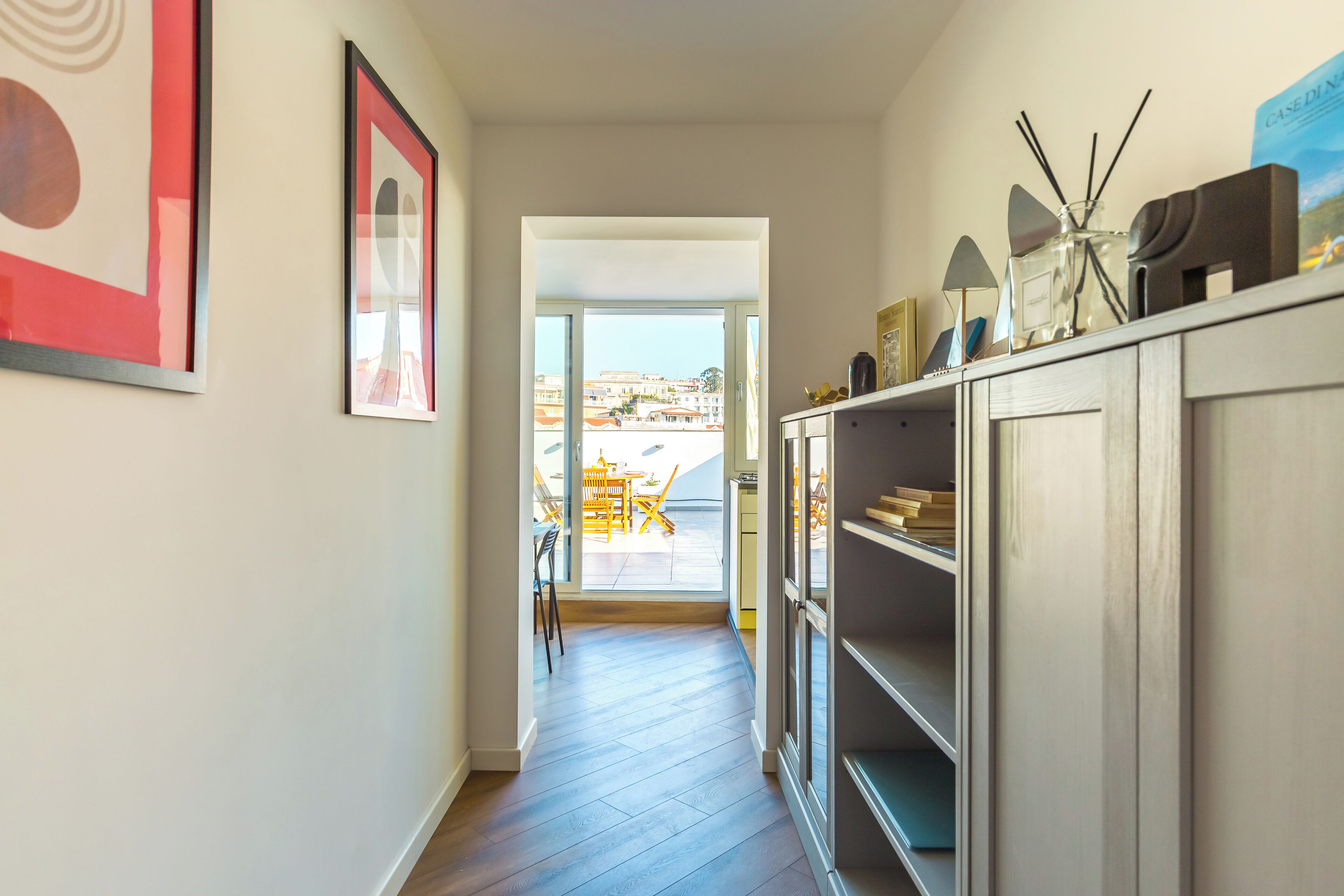 Apartamento, 2 quartos, vista para o mar, de frente para o mar | Cozinha privada | Geladeira grande, micro-ondas, fogão, cooktop