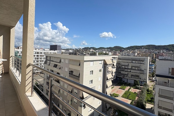Apartamento superior, sacada | Sacada
