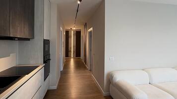 Departamento | Área de sala de estar | Televisión de pantalla plana de 32 pulgadas con canales por cable