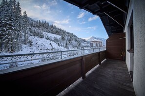 Classic Apartment, 2 Bedrooms, Non Smoking, Balcony | Balcony