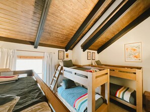 3 bedrooms, WiFi, bed sheets - 3BD • Located At Trailhead • Mountain Views (Crested Butte)