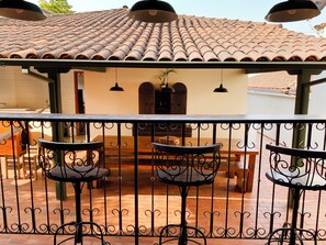 Outdoor dining - House in the Historic Center of Catas Altas (Centro Catas Altas)
