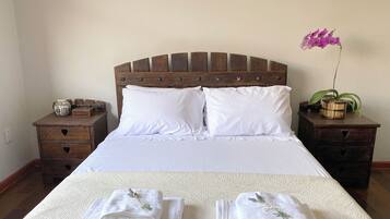 3 sovrum, skrivbord, gratis wi-fi och sängkläder