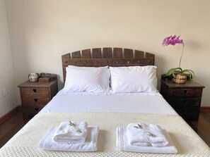 3 bedrooms, desk, free WiFi, bed sheets - House in the Historic Center of Catas Altas (Centro Catas Altas)