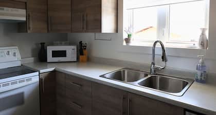 Le Chalet - Large Parking for Snowmobilers