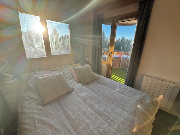 2 bedrooms, WiFi, bed sheets