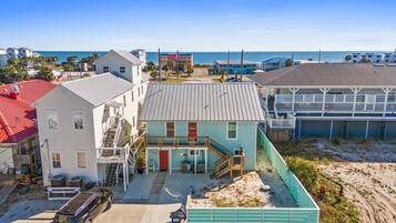 House, 6 Bedrooms | Terrace/patio
