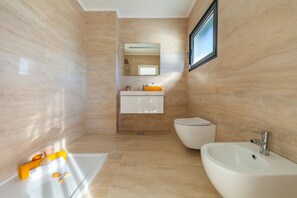Shower, towels - Villa Aqua 3 (Albufeira)