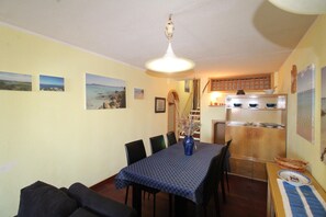 House | Dining