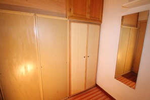 House | 3 bedrooms, individually furnished