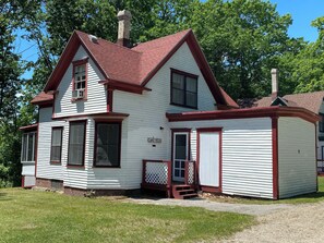 Exterior - 2 Bedroom Cottage at the 500 acre Poland Spring Resort with lots of onsite activities! (Poland Spring)