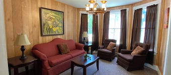 2 Bedroom Cottage at the 500 acre Poland Spring Resort with lots of onsite activities!