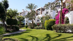 Apartment | Property grounds - Beachfront 4-bed Pet-friendly Poolside Top Flat (Estepona)