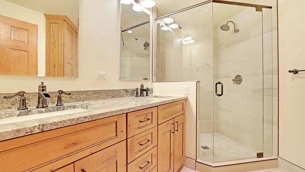 Hair dryer, towels - 4-Bedroom, 3-Bathroom Luxury Townhome with Private Hot Tub and Prime Location (Breckenridge)