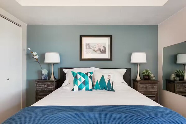 2 bedrooms, desk, iron/ironing board, travel cot